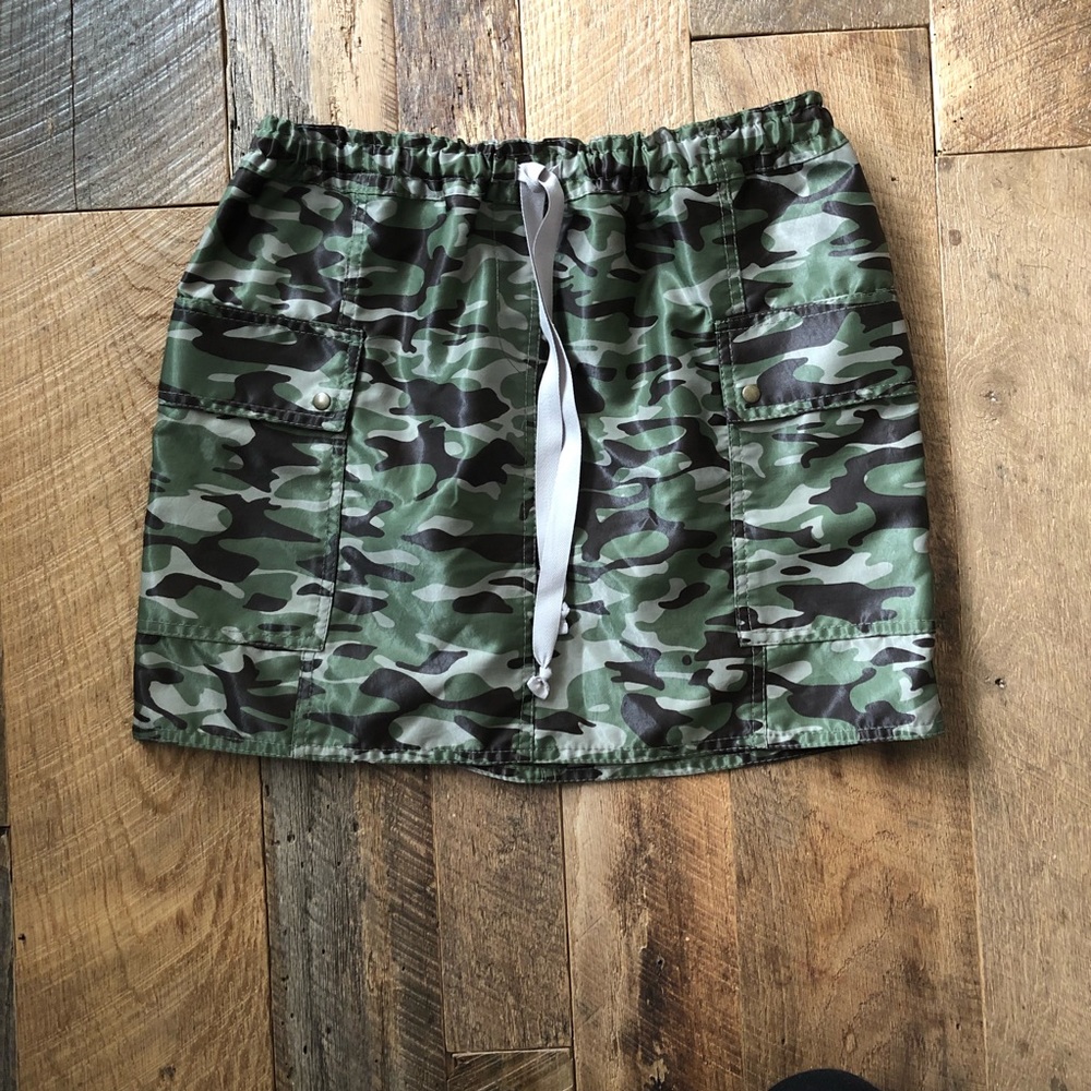 Express Camo skirt